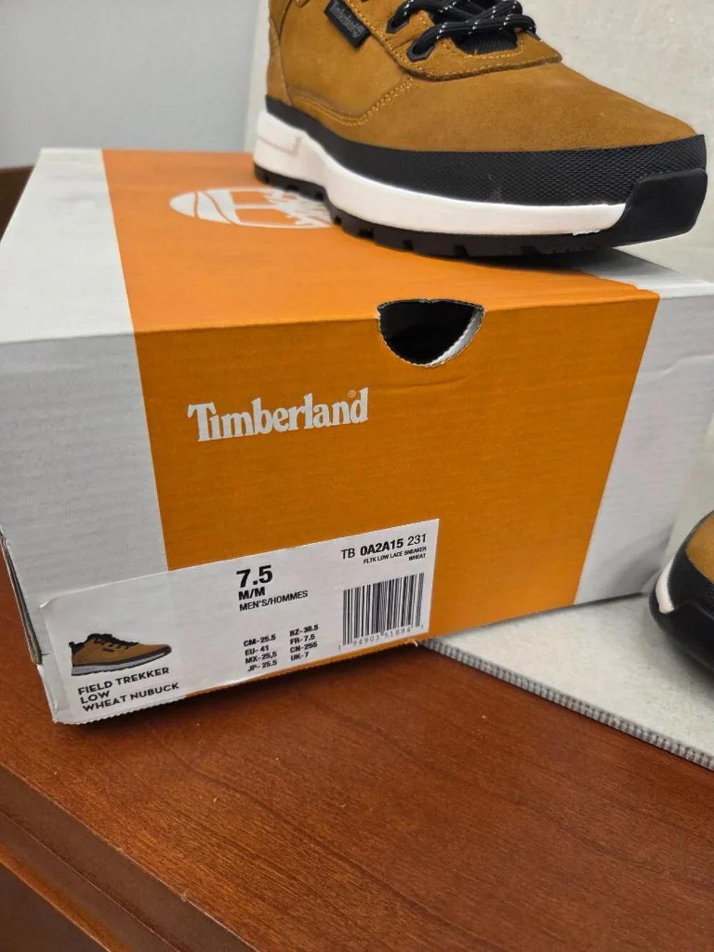 Timberland Men's Field Trekker Sneakers New in Box Size 7.5 Men's Wheat